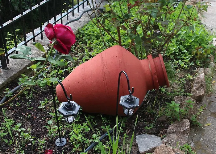 Katoikia Me Ta Pitharia Prínos